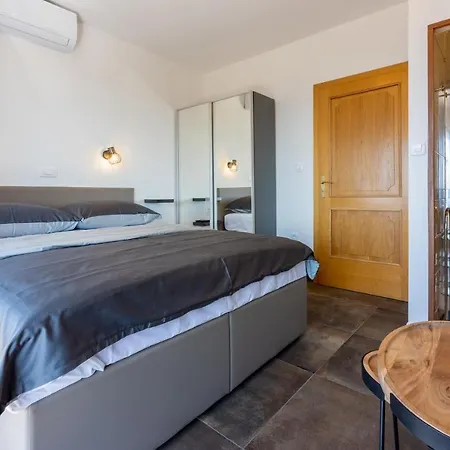 Nensy Apartment *