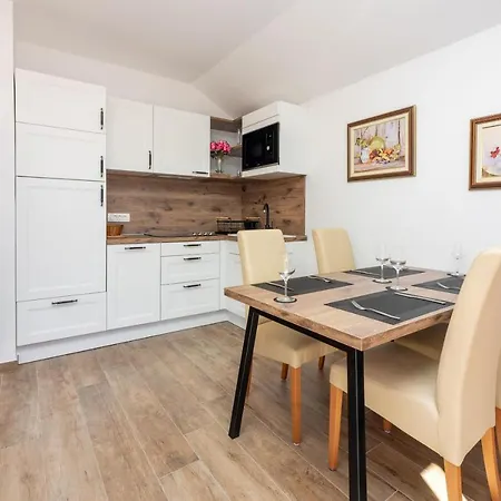 Apartment Nensy Dramalj