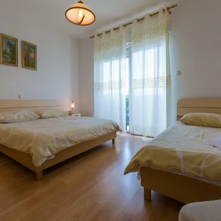 Apartment Nensy Dramalj
