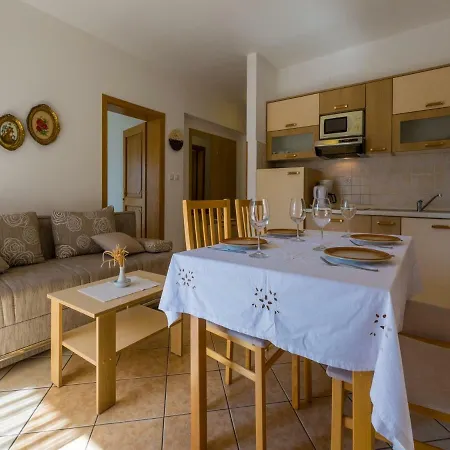 Apartment Nensy Dramalj